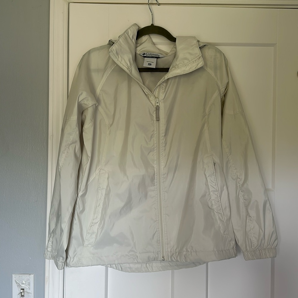 Columbia off white windbreaker style jacket with removal hood size medium!